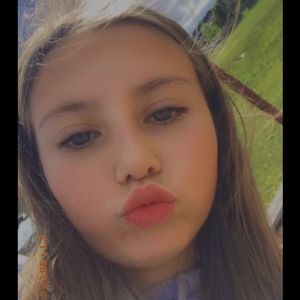 Meet your Posher, Eva